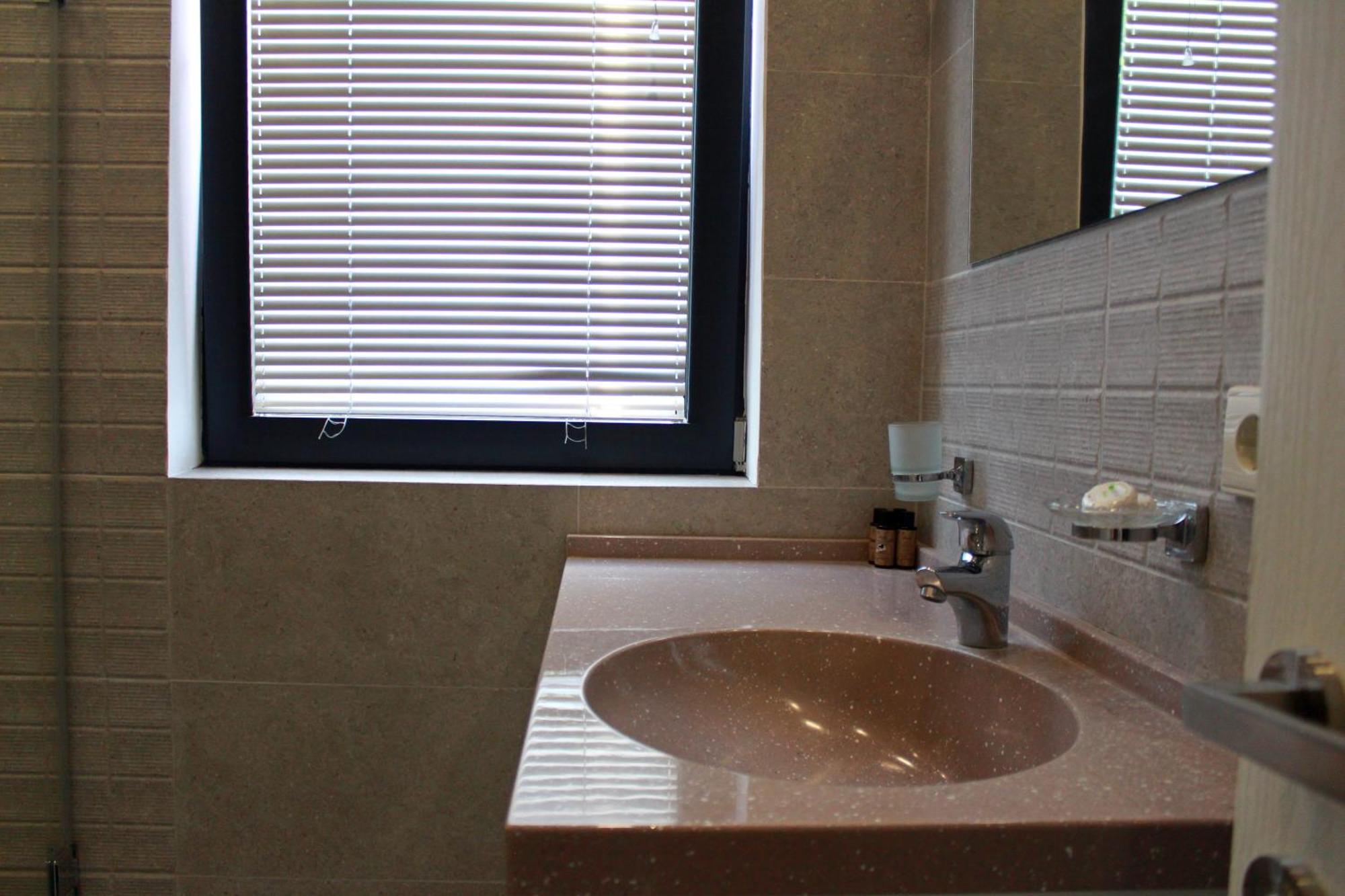 Hotel Winoterra Tbilisi Ngoại thất bức ảnh